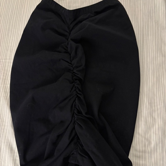 Sunday Best Aritzia Skirt - Picture 2 of 3